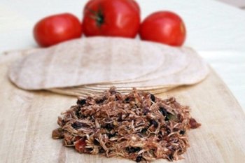 Crockpot Black Beans and Chicken